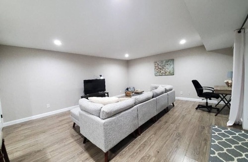 Belleville Apartment | A clean luxury suite on a lakeside view with city amenities within 5 minutes.