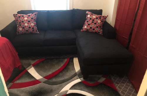 Austin House | A Hidden Gem, approx 15 mins to downtown Chicago!