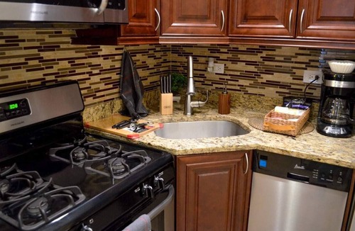 Lakeview Apartment | A laid-back studio few minutes from Wrigley Field