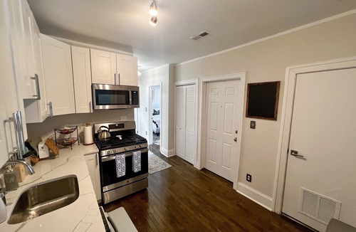South Shore Condo | A luxury vintage condo close to lakefront and minutes from downtown!
