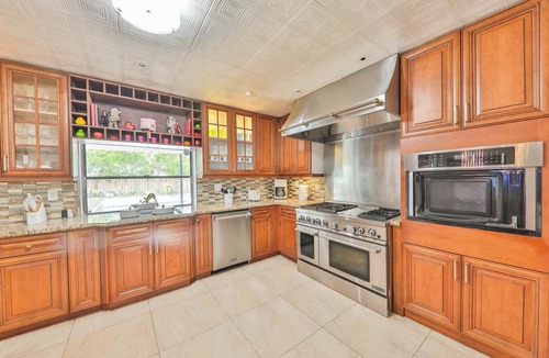Hallandale Beach House | A star is born villa