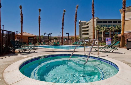 Palmdale Apartment | Accessible Studio Suite w/Bathtub, Palmdale