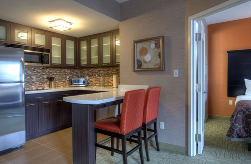 Central Hamilton Apartment | Accessible Suite w/Transfer Shwr | Free Breakfast