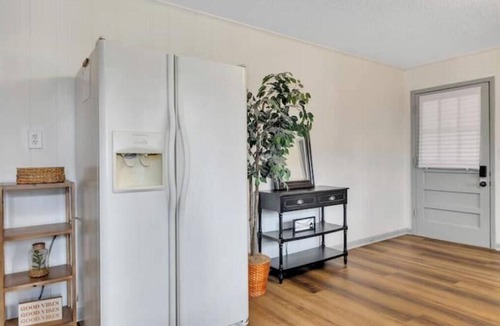 Acworth House | Acworth Abode - minutes to DT Acworth & LakePoint