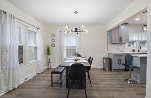 Wood Dale House | AeroStay Retreat