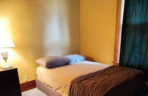 Galesburg Apartment | Affordable Accommodation, few minutes from US Postal Office, Main Street