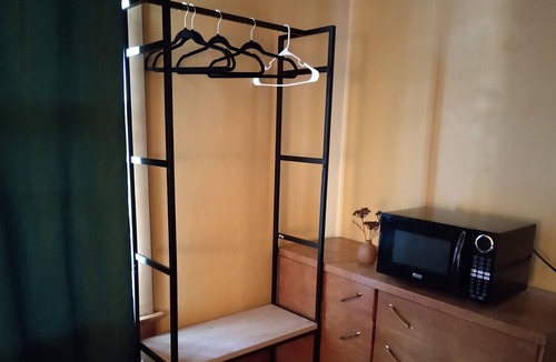 Galesburg Apartment | Affordable Accommodation, few minutes from US Postal Office, Main Street