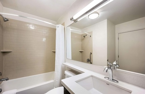 Libertyville House | Affordable & Convenient: 4 Cozy Suites w/Full Kitchen, BBQ & Pet-Friendly