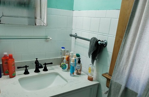Galesburg House | Affordable cool and nice place to stay when thinking of short vacation