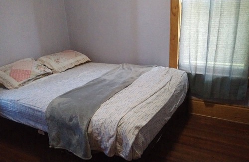 Galesburg House | Affordable cool and nice place to stay when thinking of short vacation