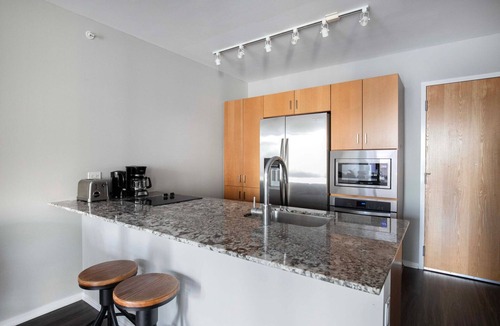 Streeterville Apartment | Airy Streeterville 1BR w/Indoor Pool, close to Navy Pier, by Blueground