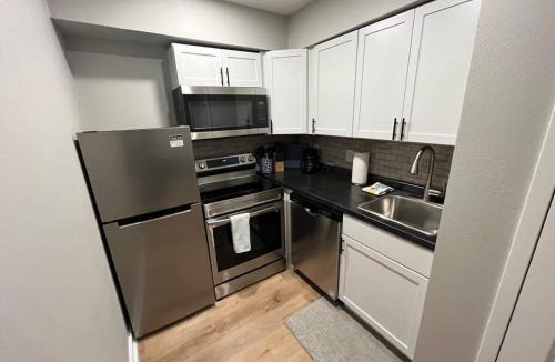 South Central Omaha Apartment | Aksarben Apt-Cozy One Bedroom