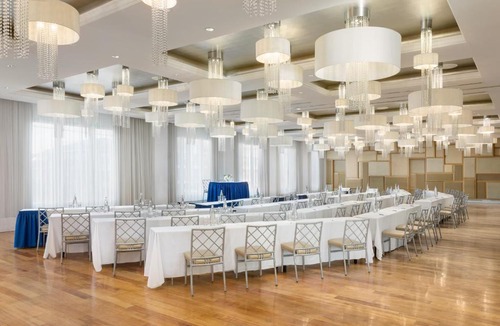 Long Beach Hotel | Allegria Hotel