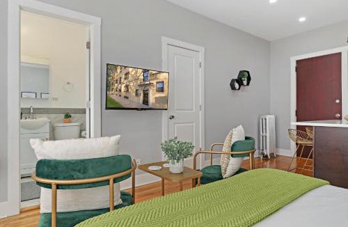 Chicago Apartment | Alluring Studio Apartment in Jefferson Park - Leland 1N