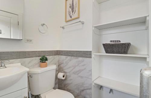 Chicago Apartment | Alluring Studio Apartment in Jefferson Park - Leland 1N