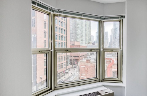 Rush and Division Apartment | Amazing Gold Coast 2BR w/Gym & Lounge, 1 block from L, by Blueground