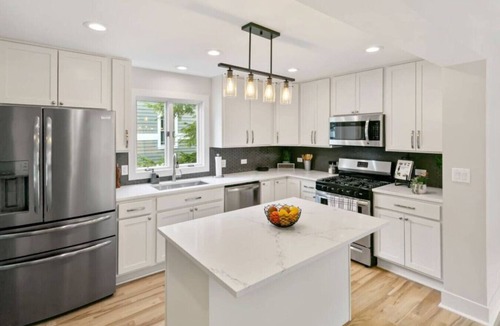 Libertyville House | Amazing home in DT Libertyville - Near Naval Base!
