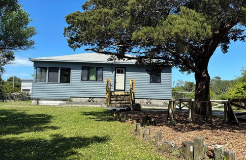Ocracoke Cottage | Amazing Lighthouse Views and Delightful Decor!