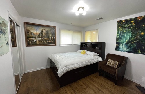 Glenview House | Amazing Mid-Term Rental Entire Home In Glenview