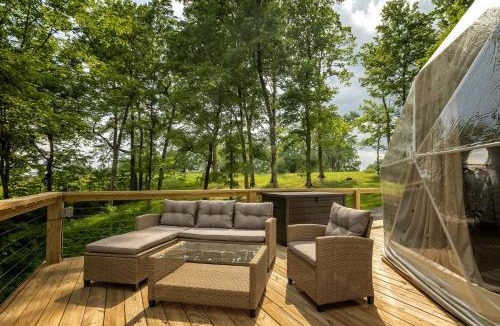 Simpson House | Amazing Pure Glamping Secluded Dome with Hot-tub in Grantsburg, Illinois