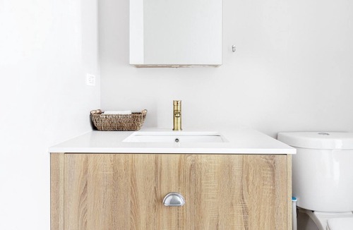 North Center Apartment | Amazing Ravenswood 1BR w/ Rooftop, BBQ, next to Brown line, by Blueground