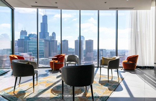 West Loop Apartment | Amazing West Loop Studio w/W/D, Gym & Lounge, nr L, by Blueground