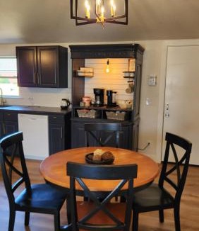 Lowell Villa | Ambervine