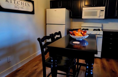 Lowell House | Ambervine