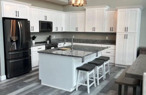 Marion House | Amenity loaded golf course retreat!