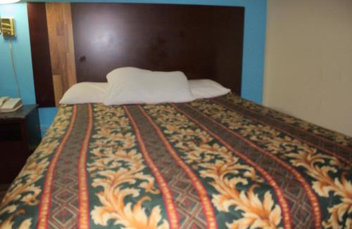 La Grange Hotel | American Inn and Suites