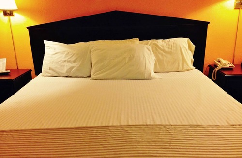 Macomb Hotel | Americas Best Value Inn Macomb