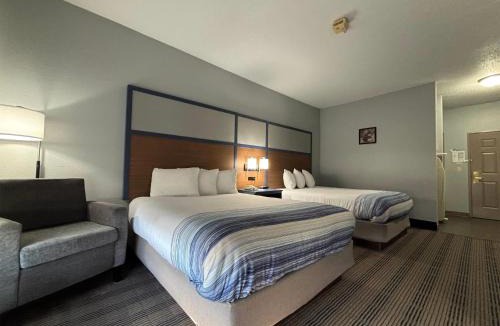 Galesburg Hotel | AmericInn by Wyndham, Galesburg, IL