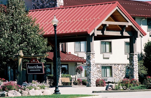 Oswego Hotel | AmericInn by Wyndham Oswego