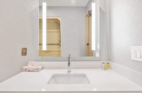 Urbana Hotel | AmericInn by Wyndham Urbana/Champaign University Area