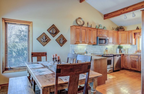 Seven Devils Cabin | Appalachian State of Mind- Sunset & Sunrise View, Yard, Open Floor Plan, Sunroom
