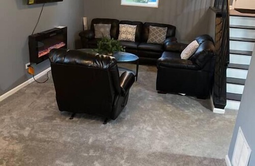 Sauk Village House | Astonishing 4 bdrm home 30 min to Dwntwn!