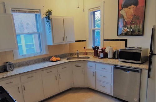 Oak Park Apartment | At Home in Oak Park