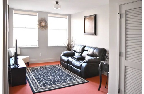 Aurora Apartment | AT YOUR SERVICE! Downtown Aurora 1 Bedroom River Facing Gem