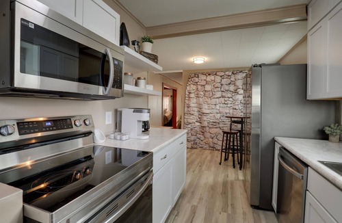 Quincy House | Aunt Lele's Cozy Cottage