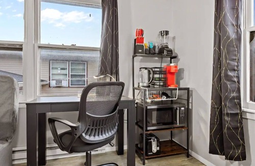 Aurora Apartment | Aurora Gem: Cozy Studio, near Downtown Aurora