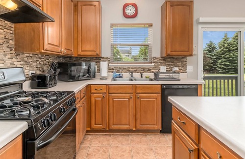 Fox Valley House | Aurora Rental - Shiloh