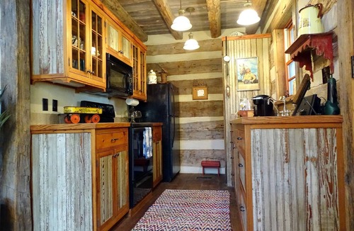 Hays County Cabin | Authentic Log Cabin with Private Hot Tub!