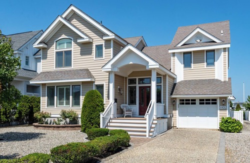 Avalon House | Avalon Bayfront 5BR w/Deck + Boat Slip, Great Sunsets, Quiet Neighborhood