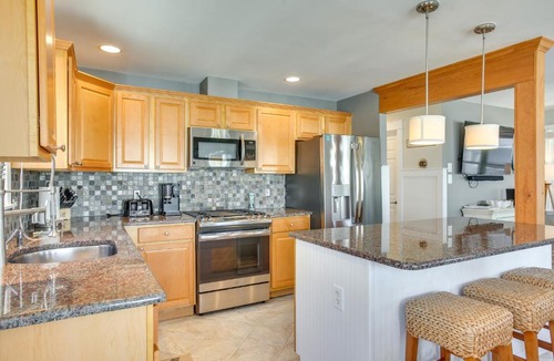 Avalon House | Avalon Vacation Rental w/Porch & Grill!