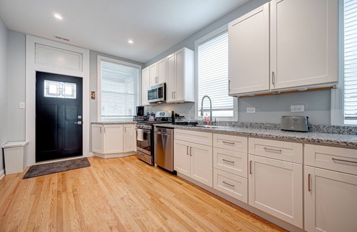 Avondale Condo | Avondale Condo Near Classic Bars, Eateries, and More! by AllSet Turnover