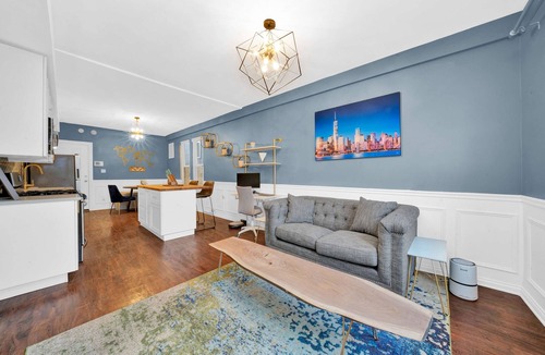 Avondale Apartment | Avondale Gem: 2BR w/Free Parking, Train Access & 2 Offices, Near Logan Sq