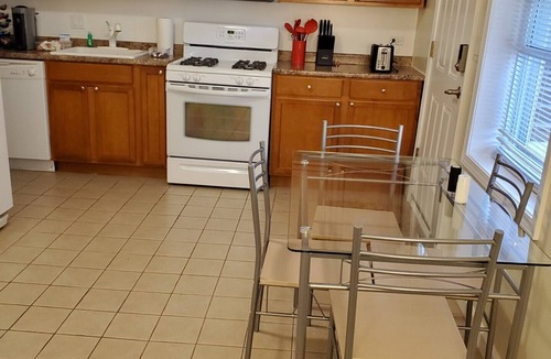Avondale Apartment | AVONDALE - LOGAN SQUARE -n1 Bedroom Apartment - Near Expressway & Subway n