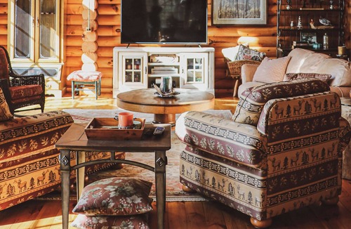 Galena Cabin | Award-winning custom log cabin. 2 min away from Chestnut Mountain ski resort