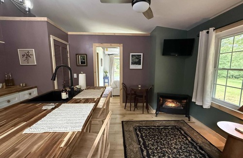 St. Albans Historic District Bed & Breakfast | Back Inn Time Bed & Breakfast