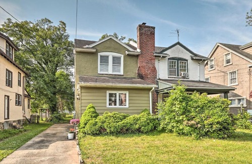 Lansdowne House | Backyard Patio! Philly Stay Near Lincoln Financial